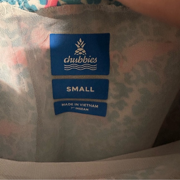 Chubbies Men’s Flamingo Patterned Swim Trunks - Picture 3 of 3